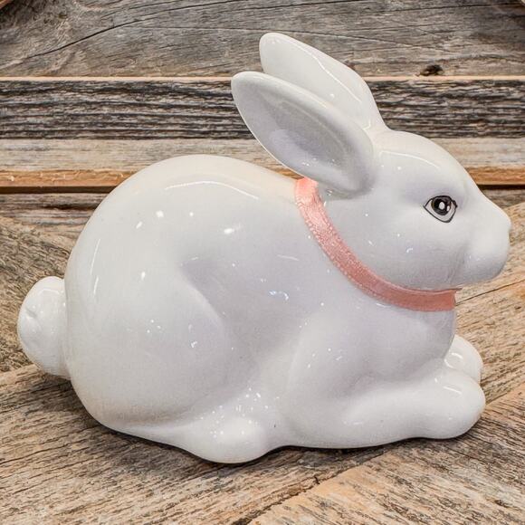 1970’s Russ Berrie and Co-Sweetest White Porcelain Bunny w/ Floral Accents-#1058 - Picture 4 of 7